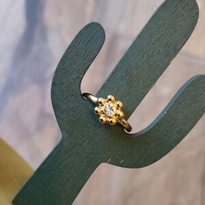 Gold Tone Flower Ring w/ Crystal Rhinestone Accent, Size 8